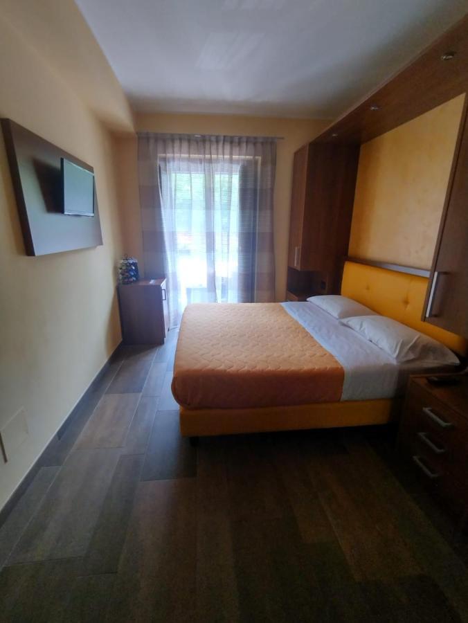 B&B Il Ghiro Роккаразо Екстер'єр фото